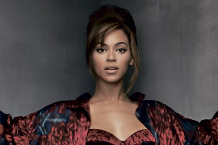 [iTunes Store] Beyoncé + розыгрыш 10 альбомов и 3 подарочных комплектов CD