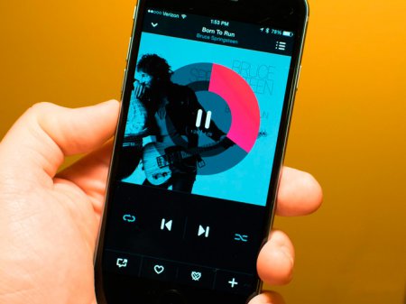 Продажи музыки сокращаются в пользу потоковых сервисов — слово за Apple и Beats Music
