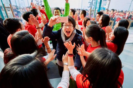 Состоялось открытие крупнейшего в Азии Apple Store в китайском городе Ханчжоу