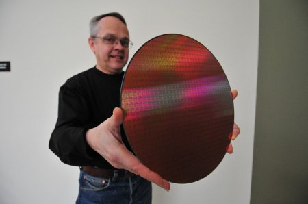 Intel планирует выпустить 7 нм процессоры к 2018 году