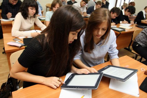 В чеченских школах началась замена учебников на современные гаджеты