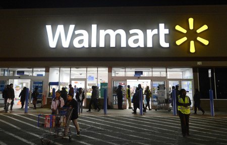 Walmart отказался принимать у канадцев платежные карты Visa