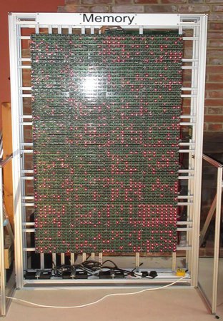 Британец построил огромный компьютер из дискретных транзисторов