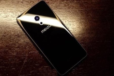 Meizu открыла предзаказ на смартфон U10 в стеклянном корпусе
