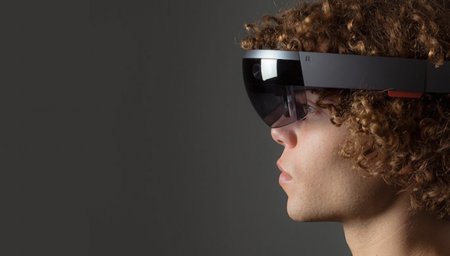 Microsoft взялась за выпуск VR-очков HoloLens третьего поколения