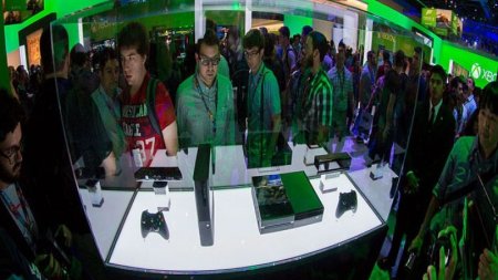 Microsoft представил уникальную игровую приставку Xbox One X