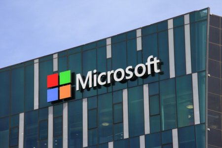 Microsoft называет себя облачной и AI компанией