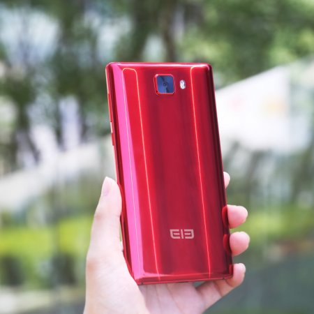 Elephone S8 появится в красном цвете