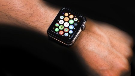 Apple Watch буквально за три месяца вывела компанию в лидерство на рынке