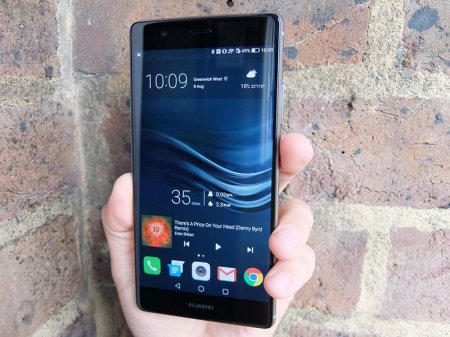 Смартфон Huawei P11 может получить дисплей, как у iPhone X