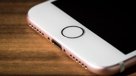 Apple не станет бесплатно ремонтировать бракованные динамики iPhone 7