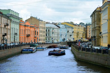 Вид рек и каналов Санкт-Петербурга с воды показывает «Яндекс»