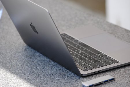 Впервые за 8 лет продажи компьютеров Mac упали на 13%