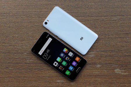 «Бюджетный двойник iPhone X»: Xiaomi Pocophone F1 показали в Сети до презентации