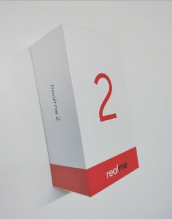Продемонстрированы снимки смартфона Oppo Realme 2 и его упаковки