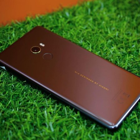 Xiaomi Mi 8 уже подешевел почти на 8 000 рублей
