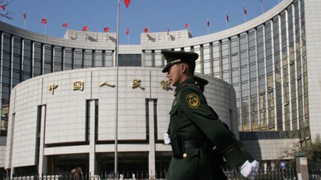 Регуляторы Китая призвали бизнес избегать торговли криптовалютами