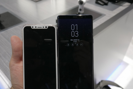В Сети сравнили Samsung Galaxy Note 8 и iPhone 8